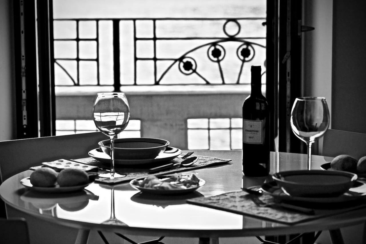 Stylish Lakefront House Lovere Exteriör bild