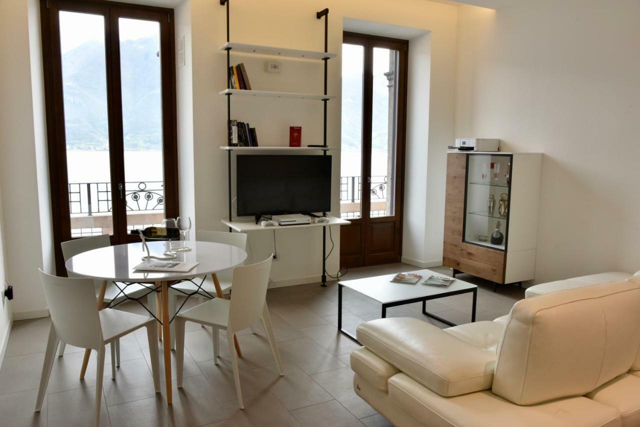 Stylish Lakefront House Lovere Exteriör bild